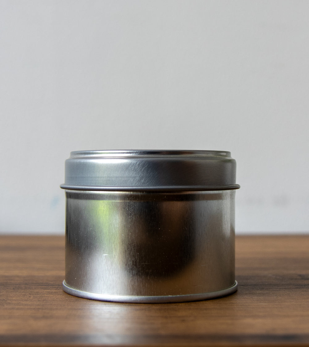 100g white label candle tin in silver