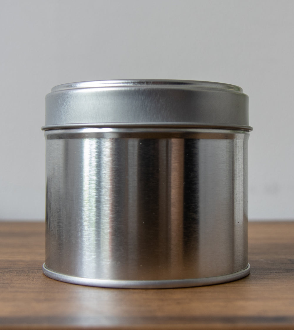 180g white label candle tin in silver