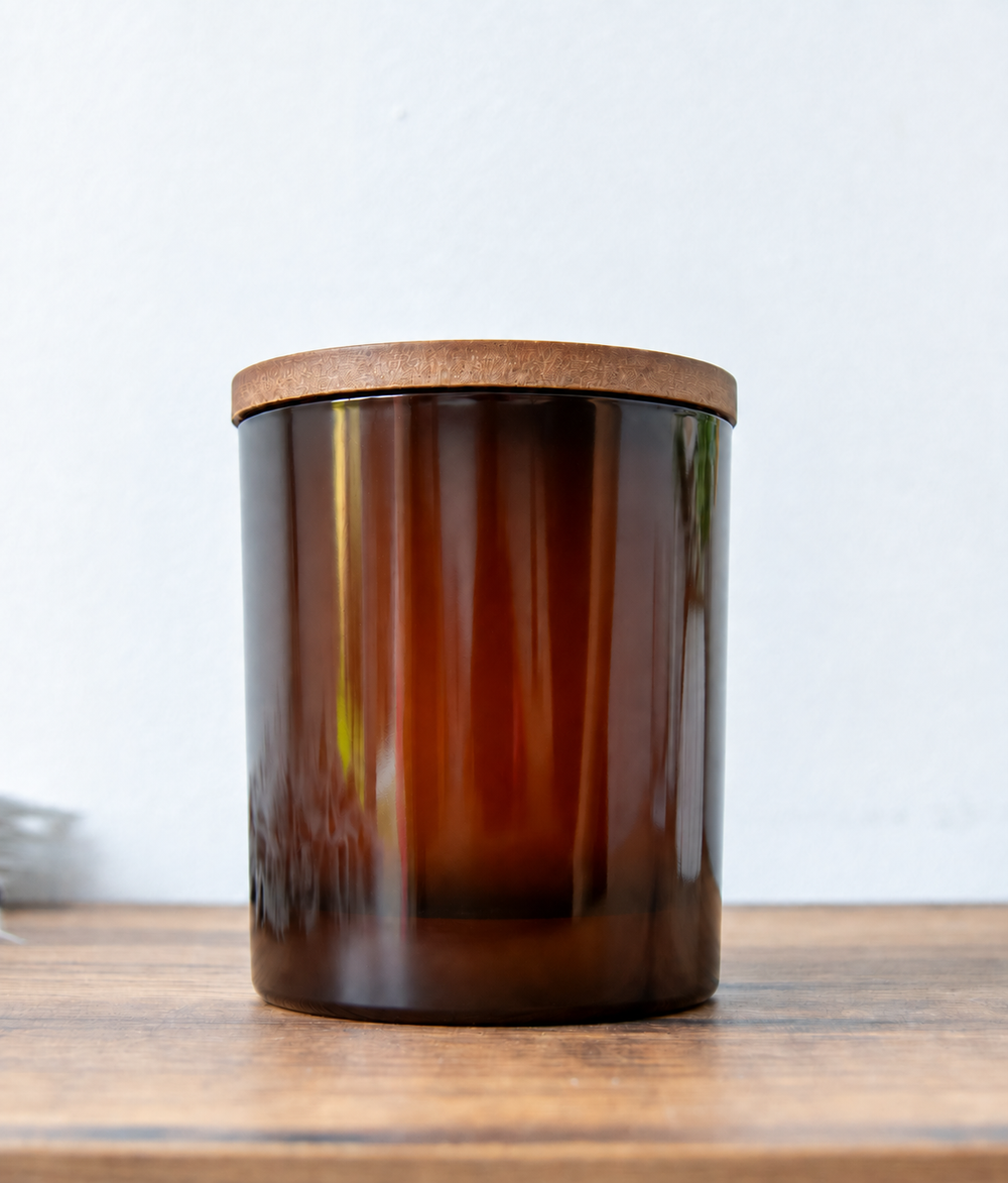 30cl white label candle jar with wooden lid in Amber