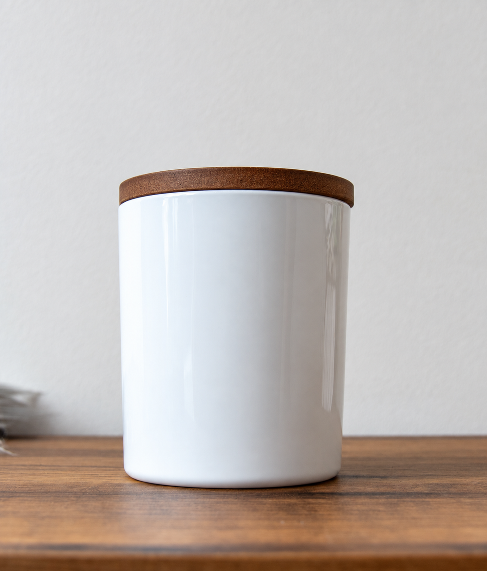 30cl white label candle jar with wooden lid in Gloss White