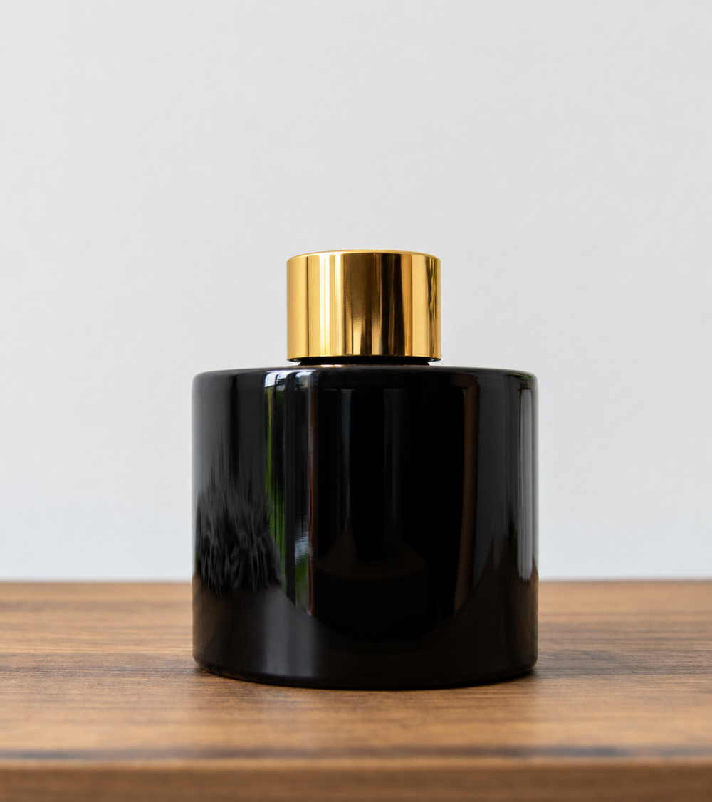 Reed diffuser bottle with Gold cap in Black Gloss