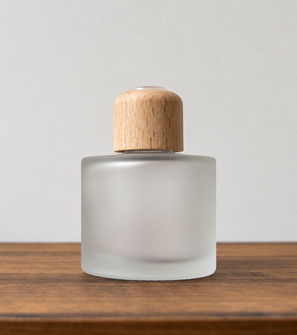 Reed diffuser bottle with wooden cap in Frosted Glass