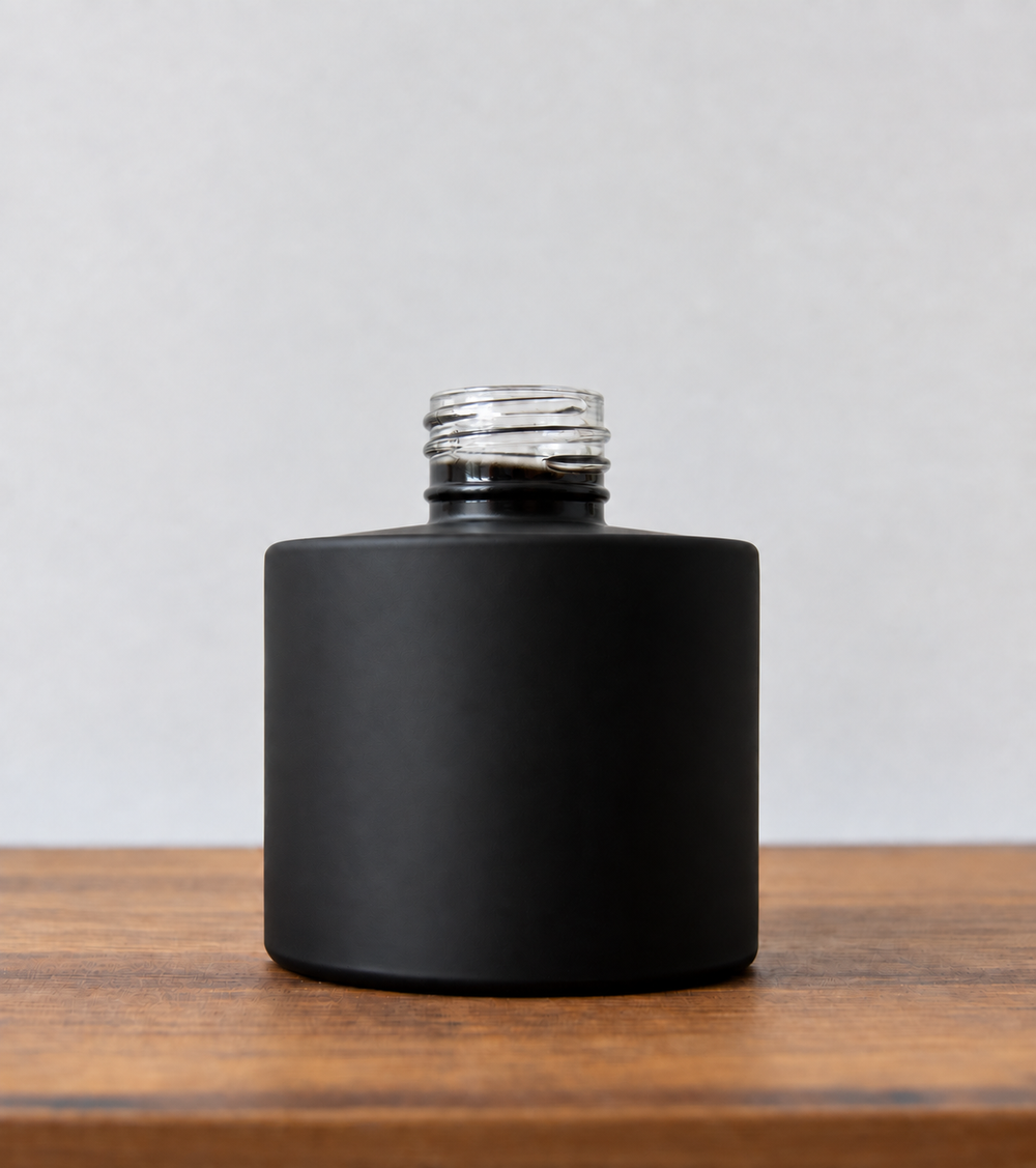 Reed diffuser bottle without cap in Black Matt