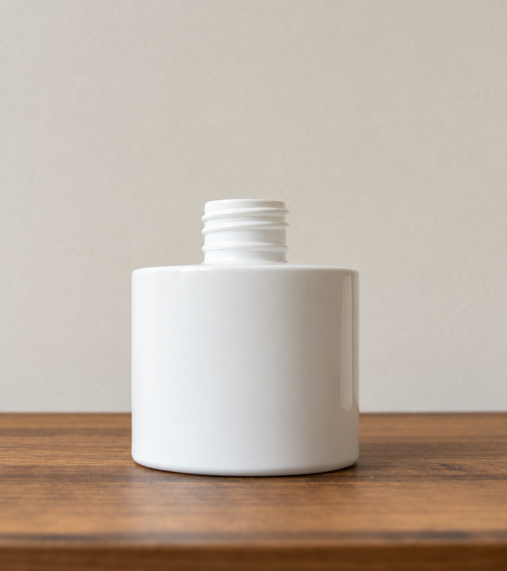 Reed diffuser bottle without cap in White Gloss